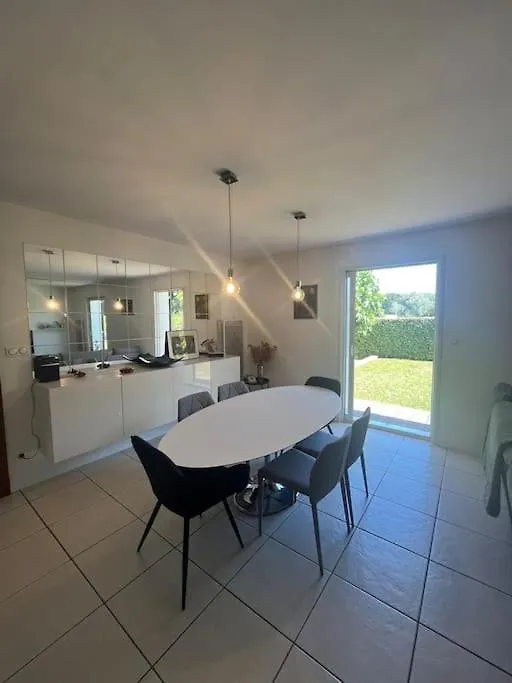 Villa Authentique Avec Piscine, Jardin Montélimar